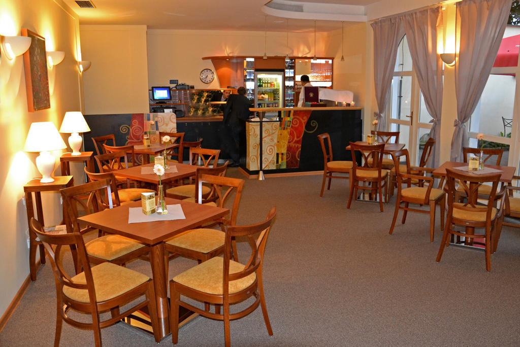 Hotel Havel Rychnov nad Kneznou Luaran gambar