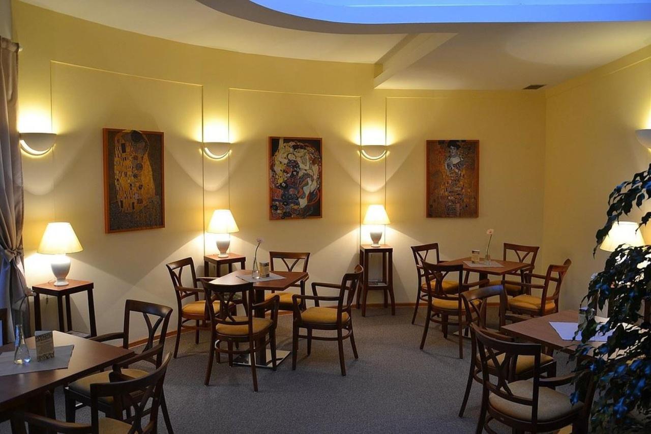 Hotel Havel Rychnov nad Kneznou Luaran gambar